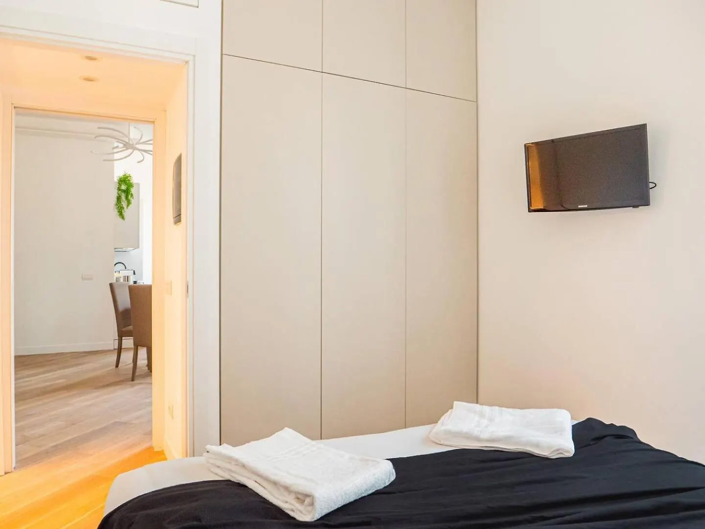 Milan Downtown Apartments 0*,  Ιταλία