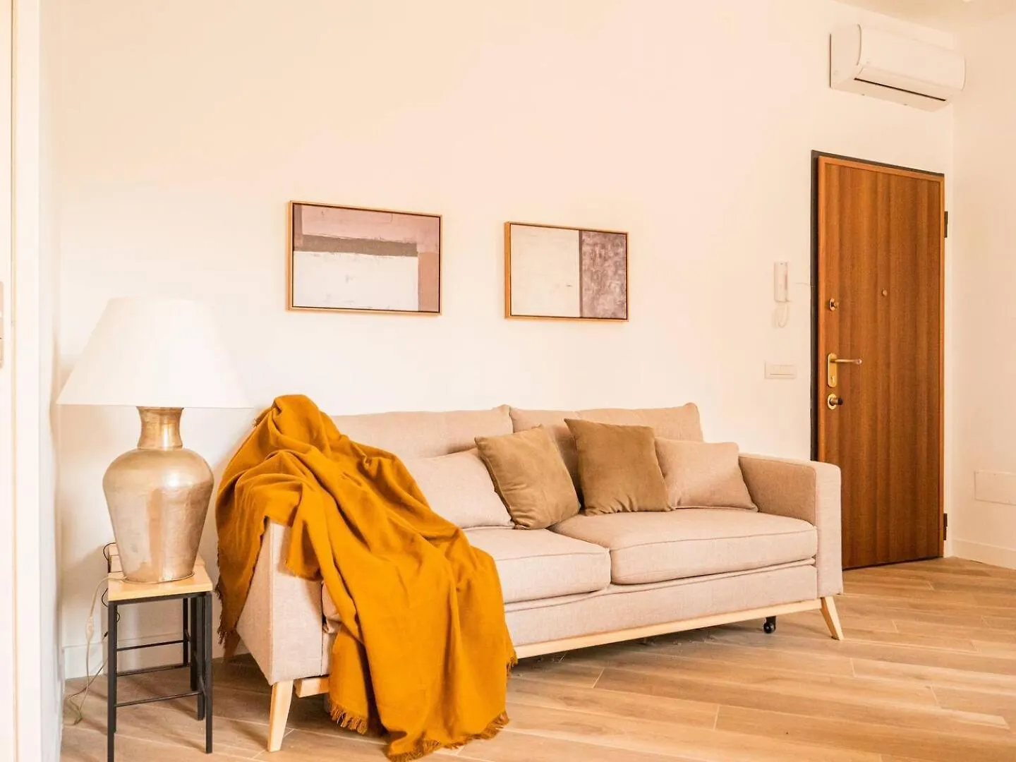 Milan Downtown Apartments Ιταλία